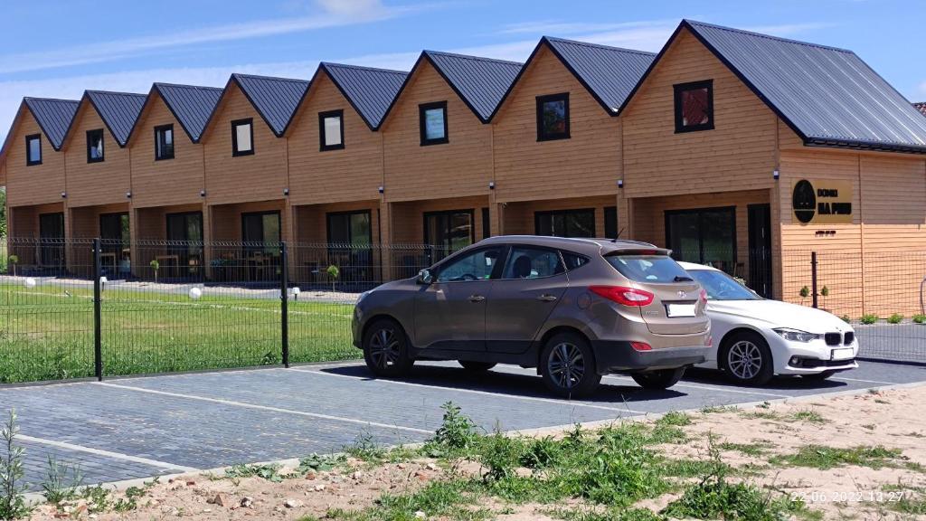 Parking przy domkach