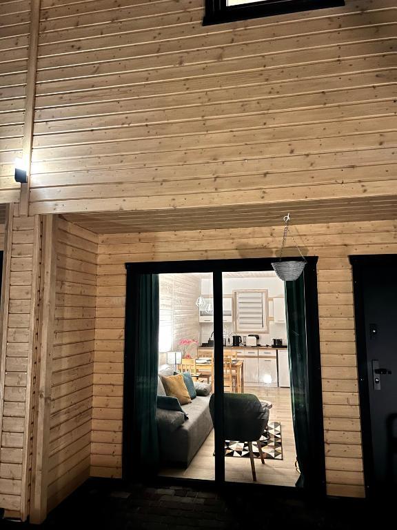 Ciepłe światło wewnątrz